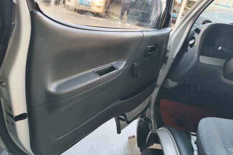 金杯 海狮 2020款 2.0L快运王系列豪华型厢货高顶国VI 1TZS中控内饰7002