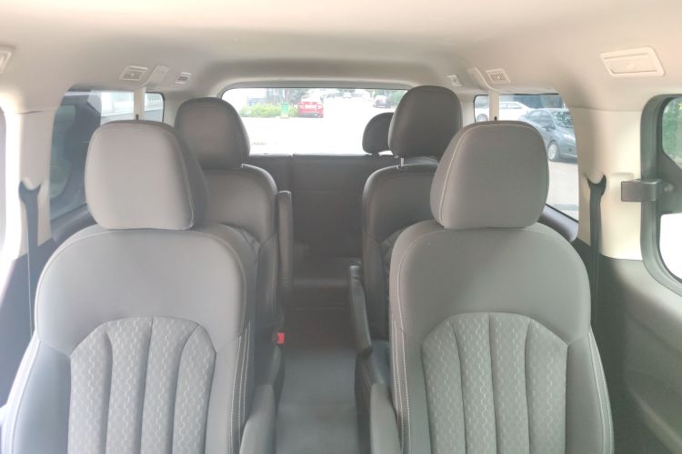 BAW北汽制造 锐胜王牌M7 2023款 1.6L 长轴创享型 9座中控内饰7003