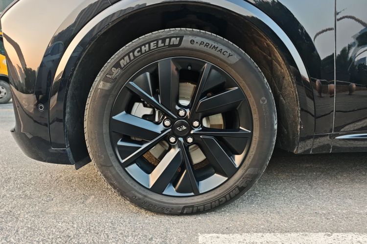 理想汽车 理想L8 2023款 Pro车身外观6008