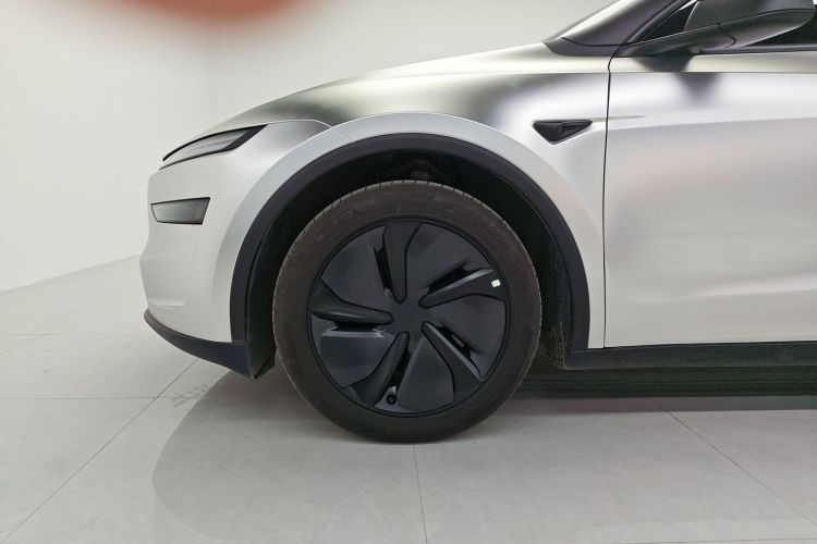 特斯拉 Model Y 2025款 长续航全轮驱动 首发版车身外观6004