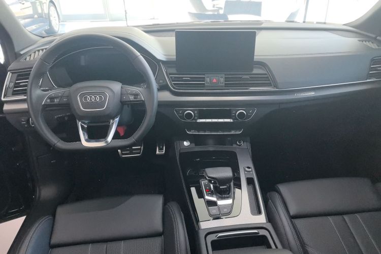 奥迪Q5L 2025款 40 TFSI 豪华动感型中控内饰7003