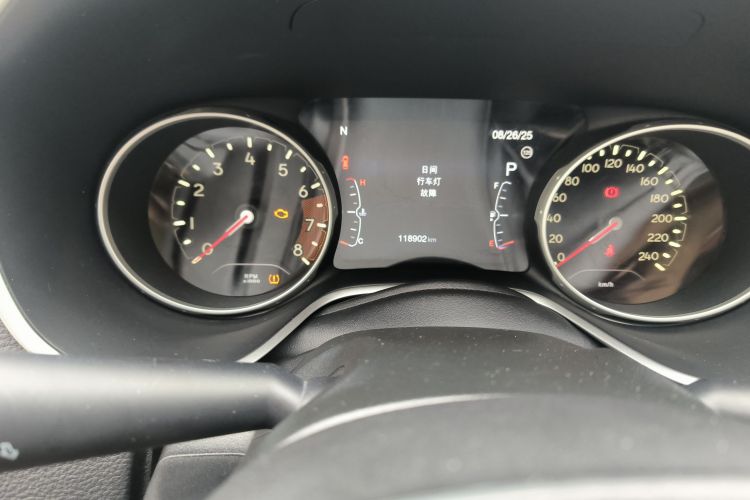 Jeep 指南者 2017款 200T 自动家享版中控内饰15