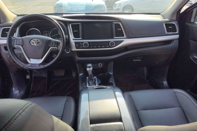 丰田 汉兰达 2018款 2.0T 两驱尊贵版 7座 国VI中控内饰7004