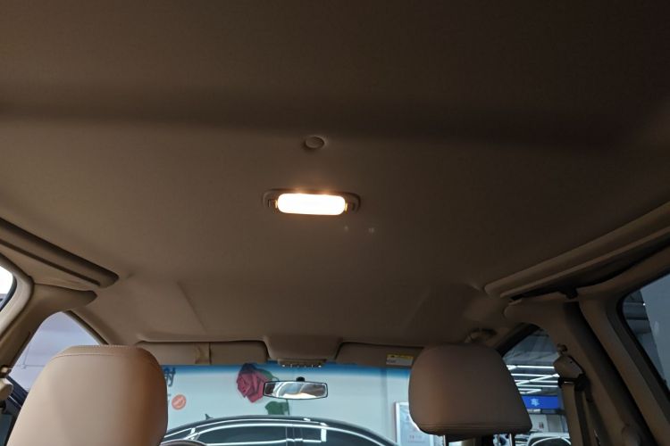 别克GL8 2014款 2.4L 经典版局部细节22