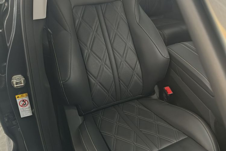 长安UNI-K 2024款 2.0T 两驱全球行版局部细节41