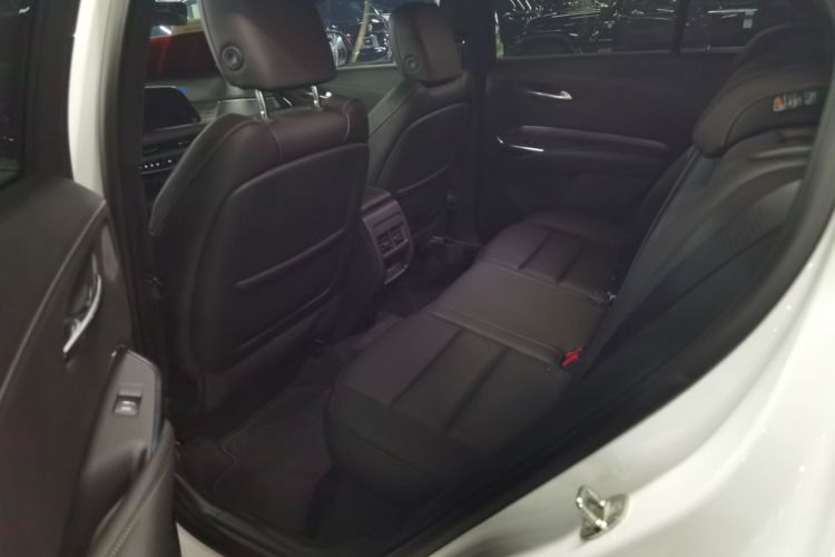 凯迪拉克XT4 2024款 28T 两驱尊贵型中控内饰7001