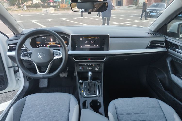 大众 朗逸 2023款 300TSI DSG满逸版中控内饰7005
