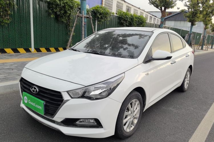 现代 悦纳 2016款 1.4L 自动炫酷版GLS车身外观1