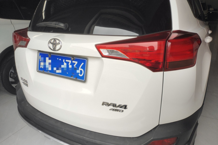 丰田 RAV4荣放 2013款 2.0L CVT四驱风尚版车身外观6004