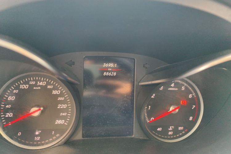 奔驰C级 2018款 C 180 L 时尚型运动版中控内饰15