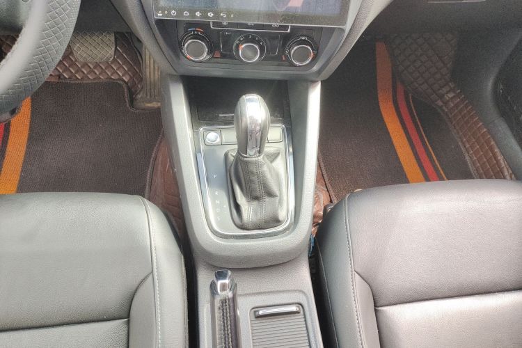 大众 速腾 2018款 280TSI DSG舒适型局部细节9003