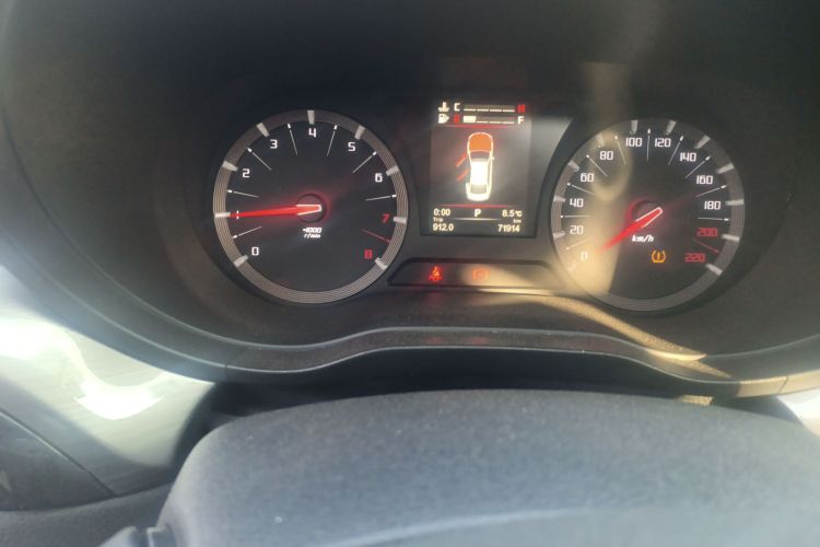 广汽传祺 传祺GA6 2016款 235T DCT豪华版中控内饰15