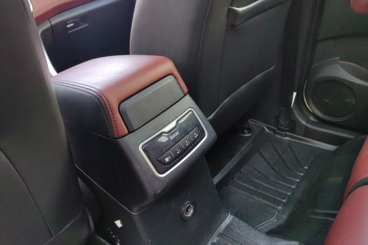 北汽幻速S3 2016款 S3L 1.5L 手动尊享型中控内饰7009