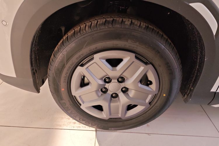 比亚迪 元UP 2025款 智驾版 401KM 活力版车身外观6005