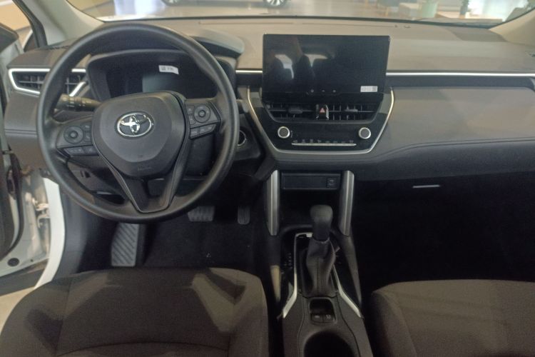 丰田 卡罗拉锐放 2024款 2.0L 精英版中控内饰7003