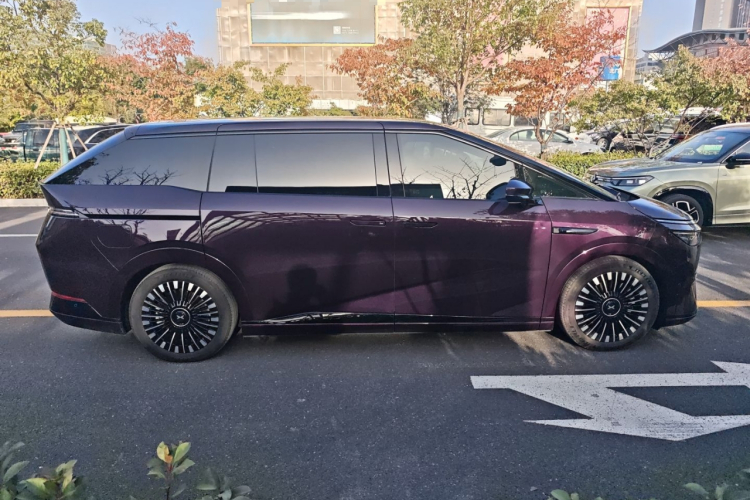 小鹏X9 2025款 740超长续航 Max车身外观6003