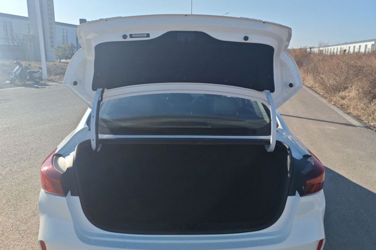 长安 逸动 2022款 PLUS 1.6L GDI CVT豪华型局部细节23