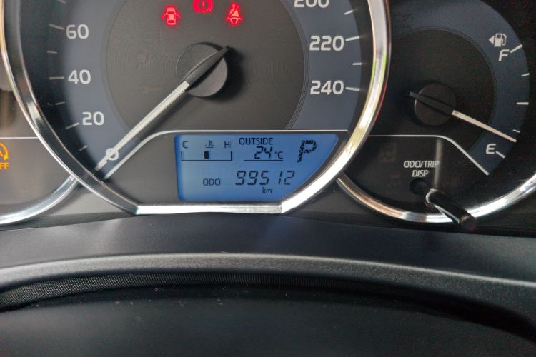 丰田 雷凌 2017款 改款 185T CVT精英版 国V中控内饰15