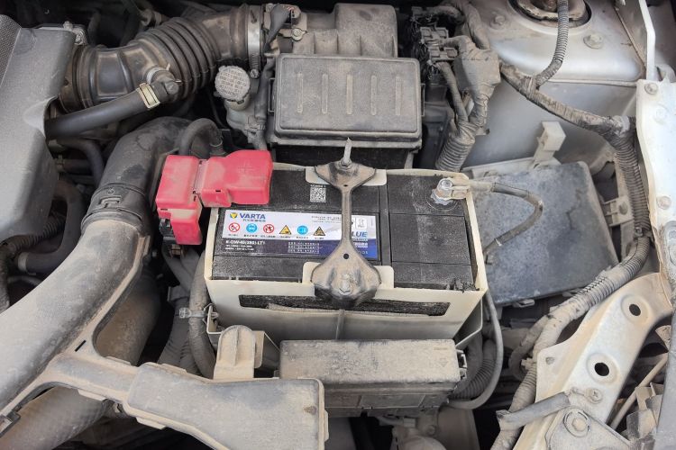 日产 骐达TIIDA 2011款 1.6L CVT舒适型局部细节9001