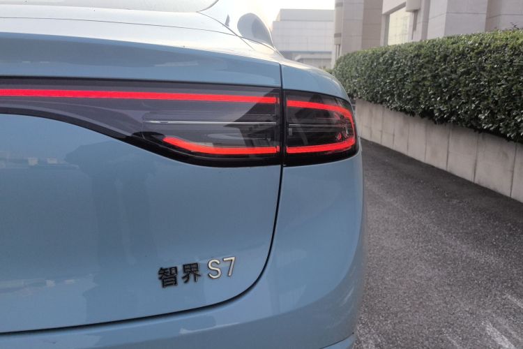 鸿蒙智行 智界S7 2025款 855km Max车身外观6008