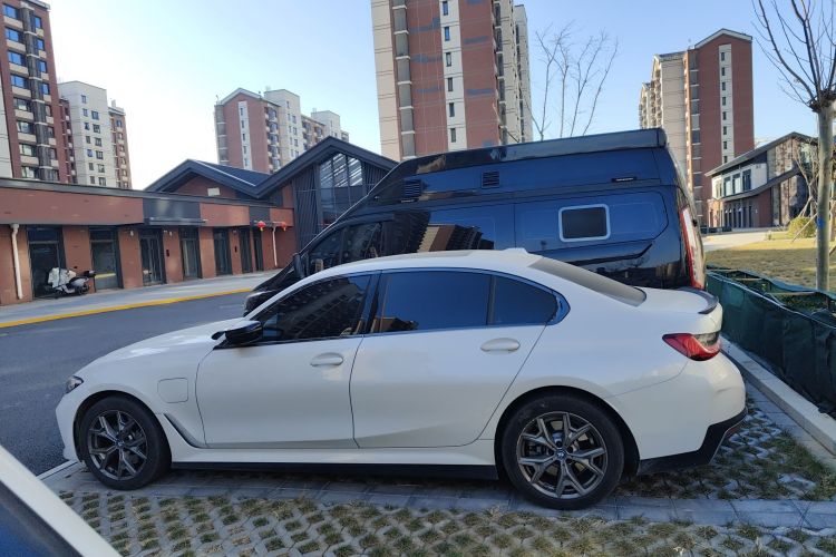 宝马i3 2022款 eDrive 35 L车身外观6008