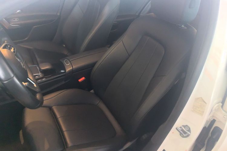 奔驰A级 2020款 改款 A 180 L 运动轿车局部细节19