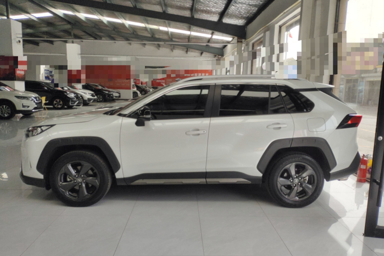 丰田 RAV4荣放 2022款 2.0L CVT四驱风尚Plus版车身外观6005