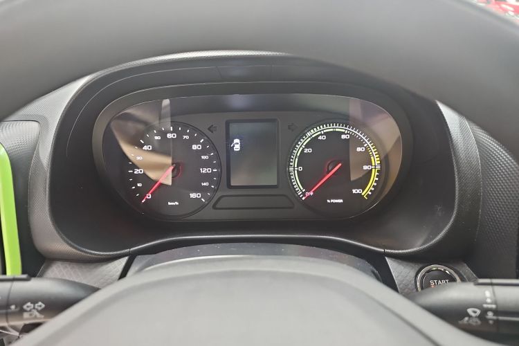 荣威 科莱威CLEVER 2021款 302km新四座超能版中控内饰7003