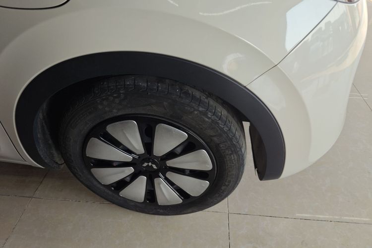 五菱汽车 五菱缤果 2023款 333km 灵犀互联+款车身外观6009