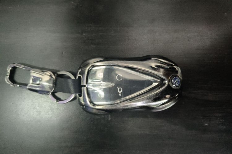 长安UNI-K 2024款 2.0T 两驱全球行版中控内饰7001