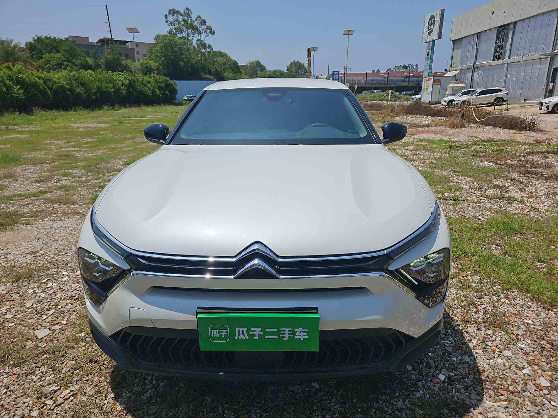 雪铁龙 凡尔赛C5 X 2025款 1.6T 海外版(1)