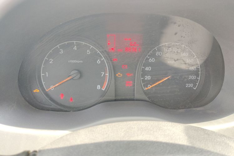 现代 瑞纳 2016款 1.4L 手动智能型GLS中控内饰15