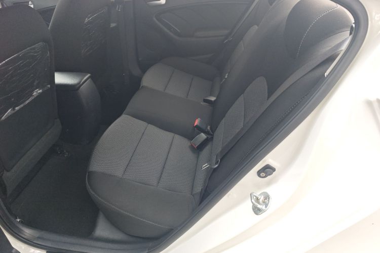 起亚K3 2017款  1.6L 自动15周年特别版GLS中控内饰7001