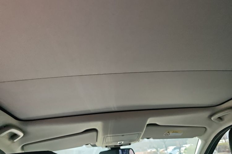 路虎 发现神行 2017款 2.0T SE局部细节22