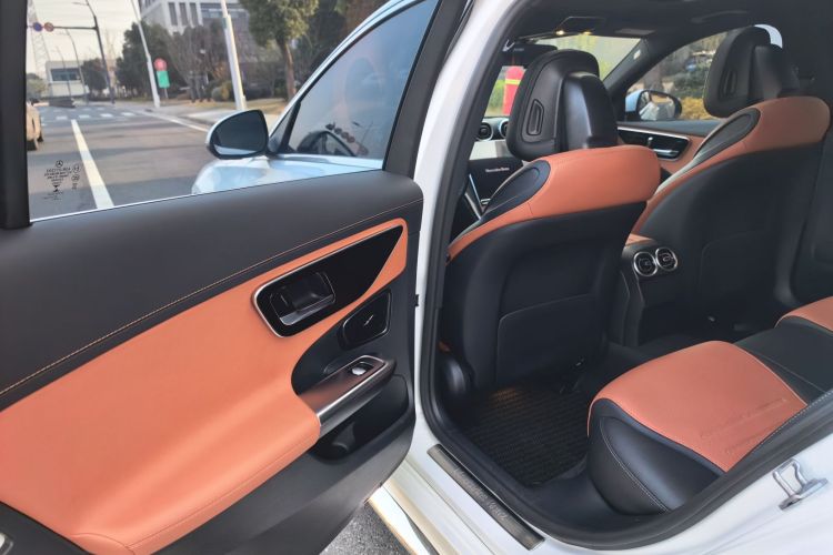 奔驰C级 2022款 改款 C 200 L 运动版中控内饰7004