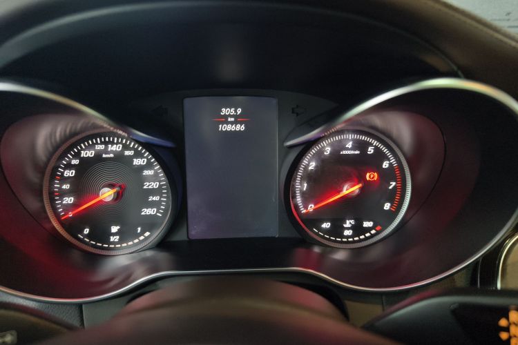 奔驰GLC 2017款 GLC 300 4MATIC 动感型中控内饰15