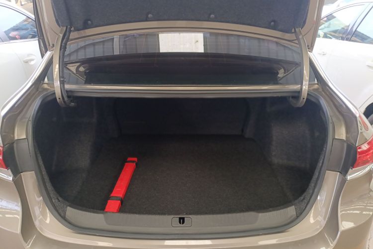 别克 英朗 2021款 改款 1.3T 自动轻混动精英型局部细节23