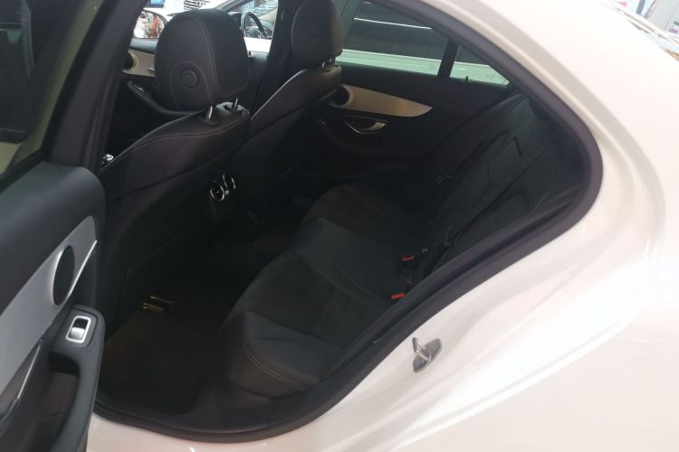 奔驰C级 2018款 C 200 运动版中控内饰7001