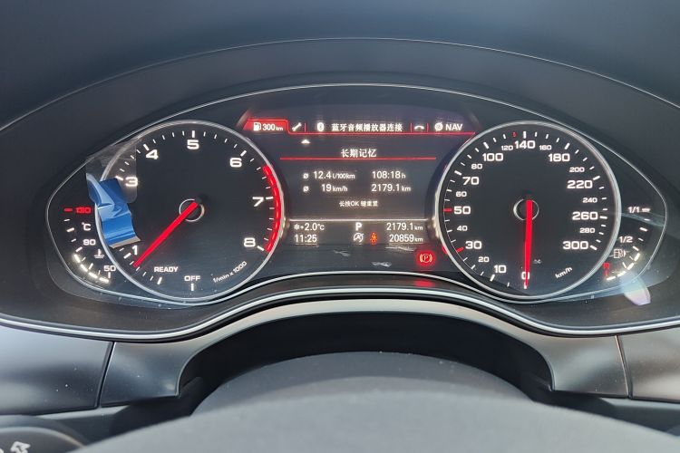 奥迪A6L 2018款 30周年年型 30 FSI 风尚型中控内饰15