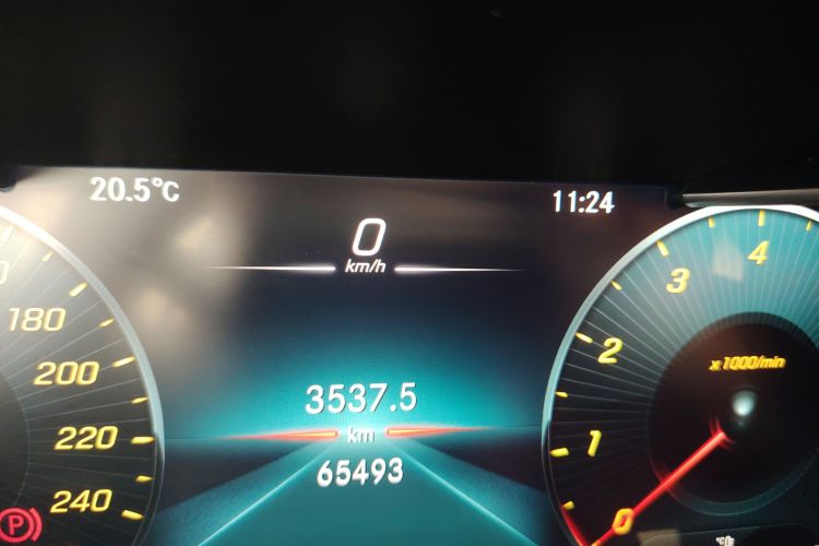 奔驰GLC 2021款 GLC 260 L 4MATIC 动感型中控内饰15