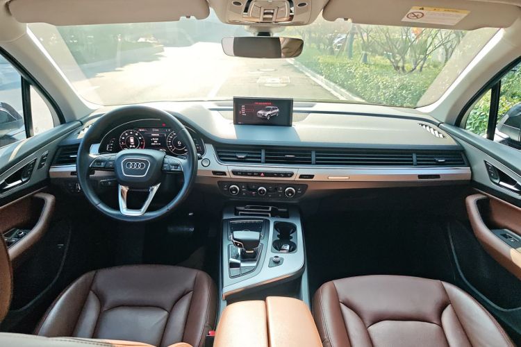 奥迪Q7 2019款 45 TFSI 舒适型中控内饰7002
