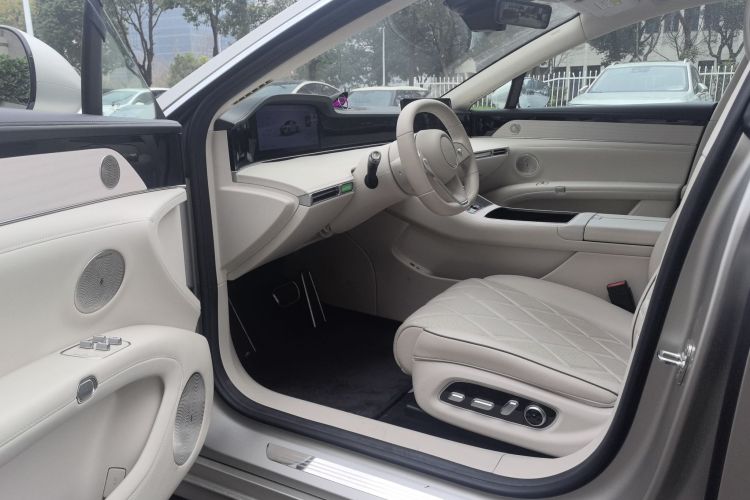 鸿蒙智行 享界S9 2024款 纯电 Ultra 四驱旗舰版中控内饰7001