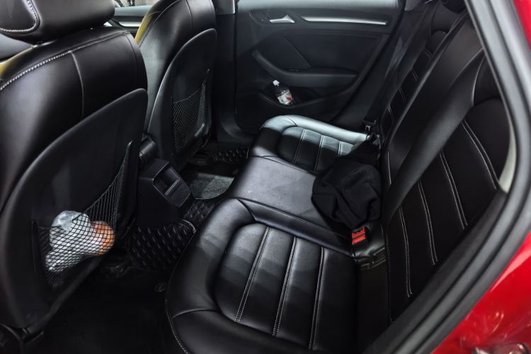 奥迪A3 2018款 30周年年型 Limousine 35 TFSI 进取型中控内饰7004