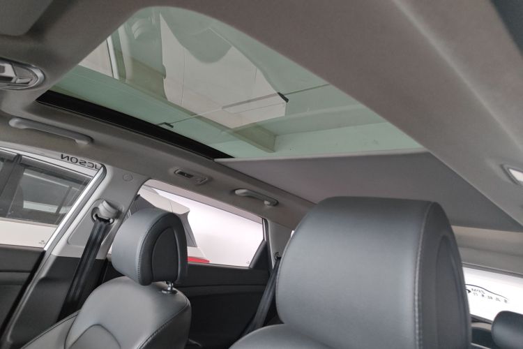 现代 途胜 2015款 1.6T 双离合两驱智能型中控内饰7004