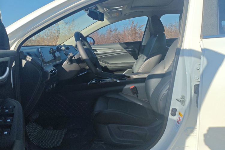 长安 逸动 2022款 PLUS 1.6L GDI CVT豪华型局部细节19