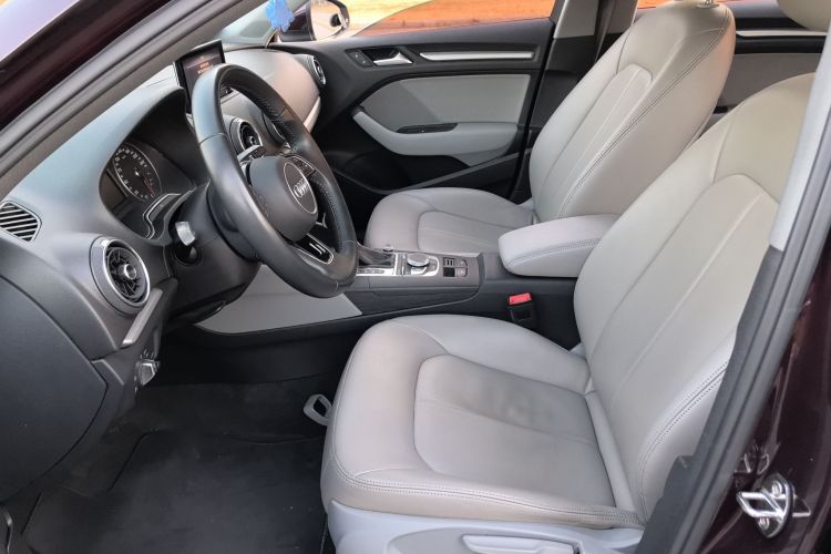 奥迪A3 2018款 30周年年型 Limousine 35 TFSI 进取型中控内饰7004