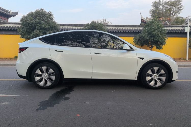 特斯拉 Model Y 2022款 改款 后轮驱动版车身外观6004