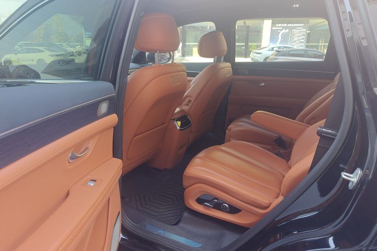 鸿蒙智行 问界M7 2024款 1.5T 智驾四驱Ultra版 6座中控内饰7001