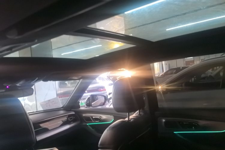 广汽传祺 传祺GS8 2022款 双擎系列 2.0TM 四驱尊贵版 （七座）局部细节22