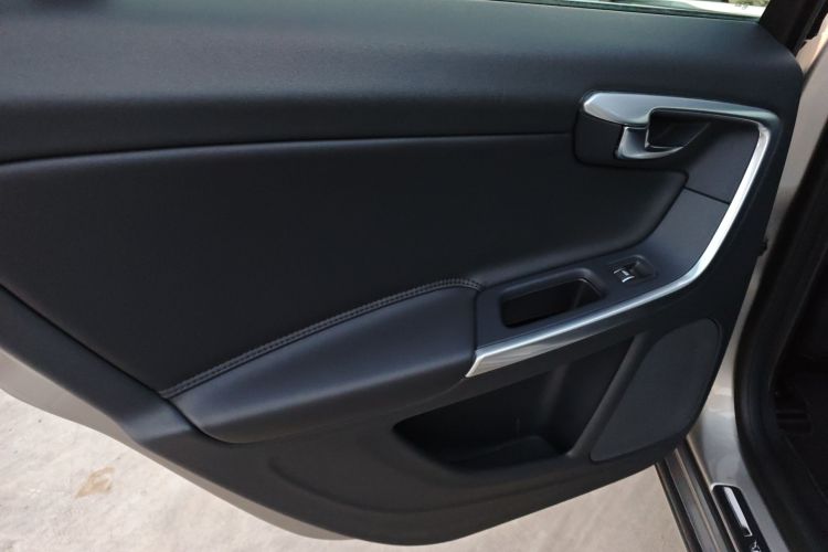 沃尔沃S60 2016款 S60L T4 智远版中控内饰7004